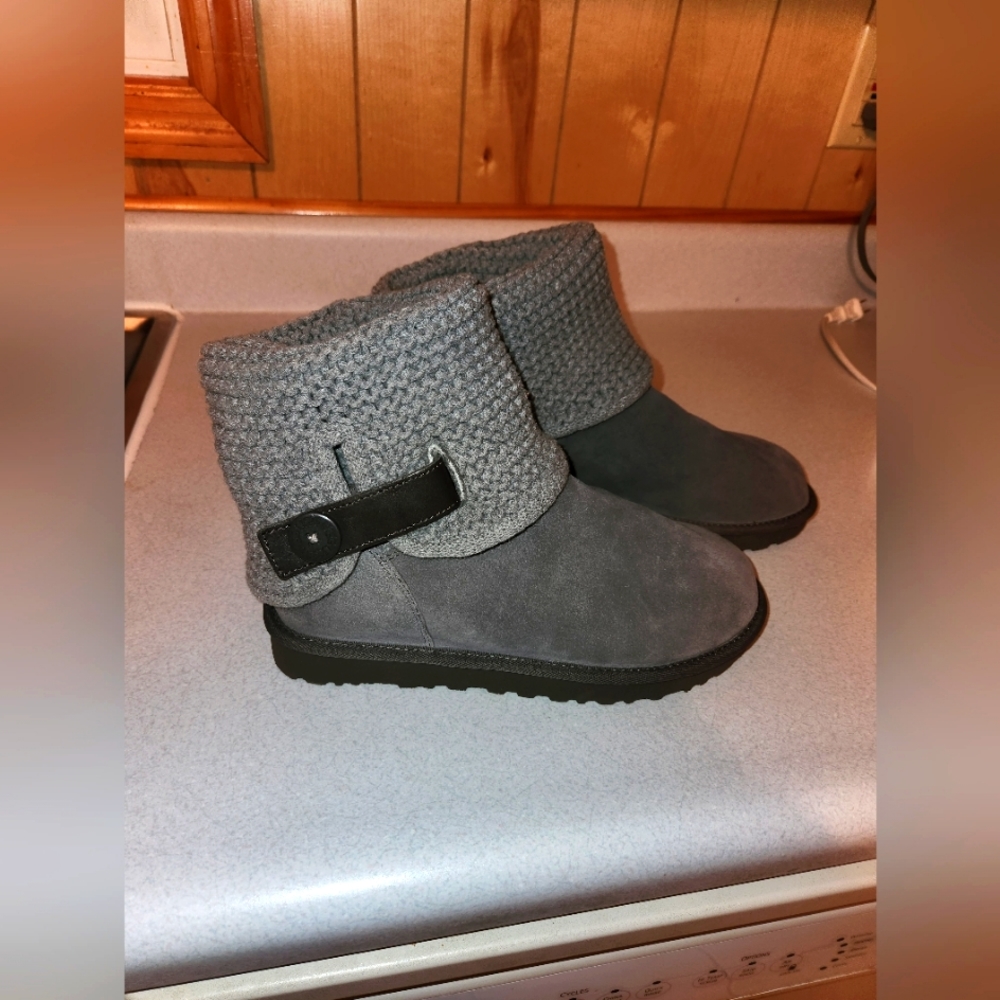 NWB Ugg Shaina Sweater Cuff Bootie